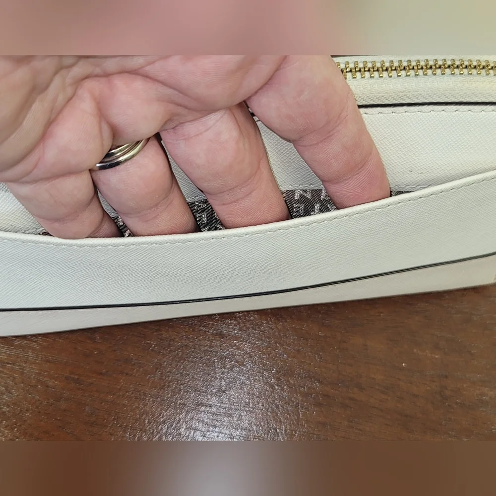 Kate Spade Wallet - Picture 4 of 8